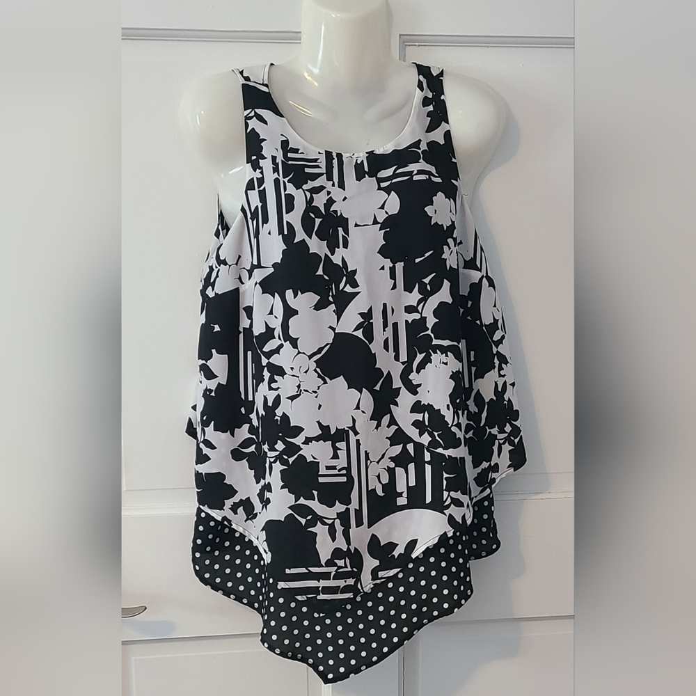 Kaari Blue Asymmetrical Hem Mixed Pattern Black and White Top Medium